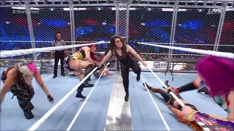 WWE_Survivor_Series_WarGames_2022_720p_WEB_h264-HEEL_mp4_002640191.jpg