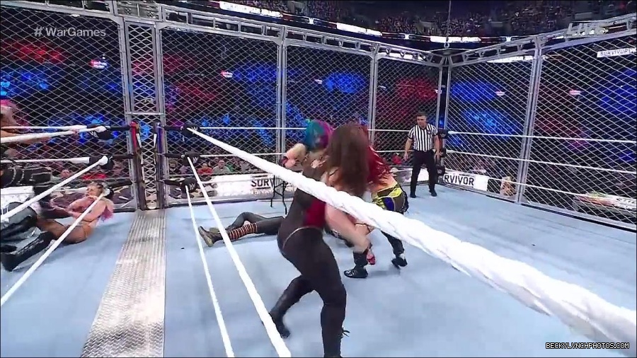 WWE_Survivor_Series_WarGames_2022_720p_WEB_h264-HEEL_mp4_002645391.jpg