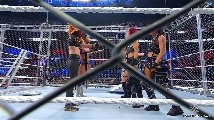 WWE_Survivor_Series_WarGames_2022_720p_WEB_h264-HEEL_mp4_002972058.jpg