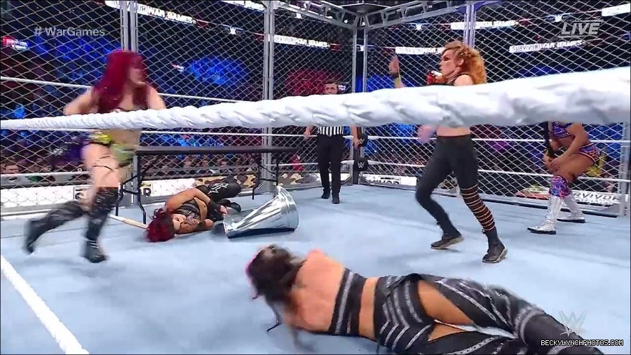 WWE_Survivor_Series_WarGames_2022_720p_WEB_h264-HEEL_mp4_003002458.jpg