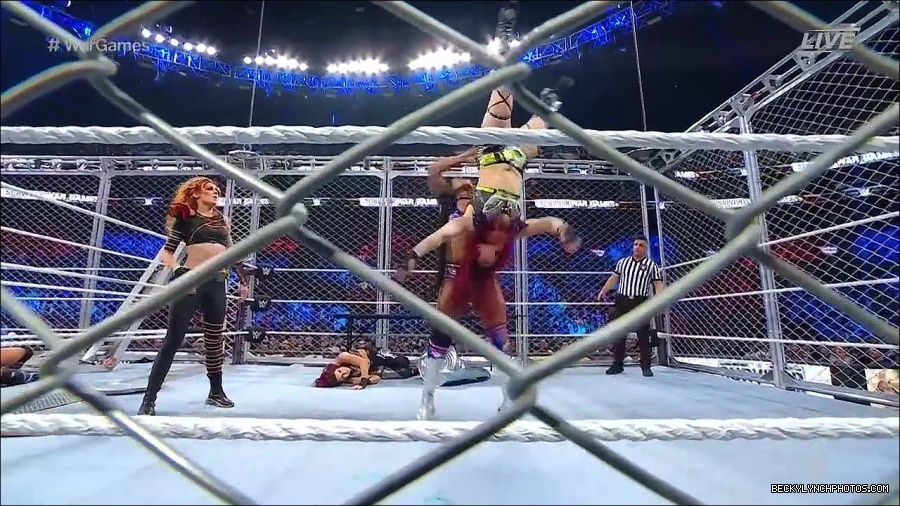 WWE_Survivor_Series_WarGames_2022_720p_WEB_h264-HEEL_mp4_003008458.jpg