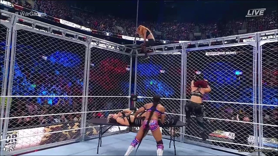 WWE_Survivor_Series_WarGames_2022_720p_WEB_h264-HEEL_mp4_003044058.jpg