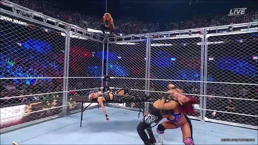 WWE_Survivor_Series_WarGames_2022_720p_WEB_h264-HEEL_mp4_003051258.jpg