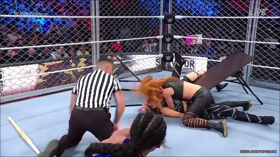 WWE_Survivor_Series_WarGames_2022_720p_WEB_h264-HEEL_mp4_003067658.jpg
