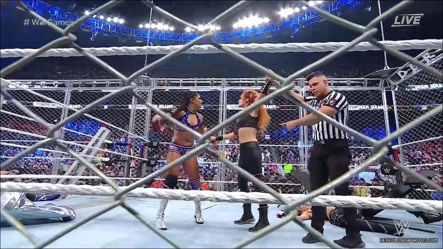 WWE_Survivor_Series_WarGames_2022_720p_WEB_h264-HEEL_mp4_003082458.jpg