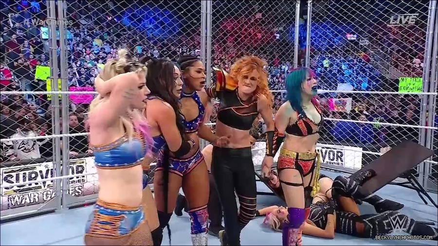 WWE_Survivor_Series_WarGames_2022_720p_WEB_h264-HEEL_mp4_003117658.jpg