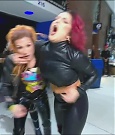WWE_Monday_Night_Raw_2022_11_28_720p_HDTV_x264-NWCHD_mp4_000666832.jpg