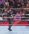 WWE_Monday_Night_Raw_2022_12_05_720p_HDTV_x264-NWCHD_mp4_001773967.jpg