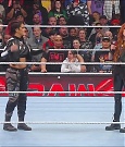 WWE_Monday_Night_Raw_2022_12_05_720p_HDTV_x264-NWCHD_mp4_001798392.jpg
