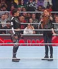WWE_Monday_Night_Raw_2022_12_05_720p_HDTV_x264-NWCHD_mp4_001805599.jpg