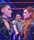 WWE_Monday_Night_Raw_2022_12_05_720p_HDTV_x264-NWCHD_mp4_002054247.jpg