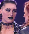 WWE_Monday_Night_Raw_2022_12_05_720p_HDTV_x264-NWCHD_mp4_002055849.jpg