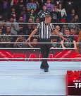 WWE_Monday_Night_Raw_2022_12_05_720p_HDTV_x264-NWCHD_mp4_006759544.jpg