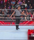 WWE_Monday_Night_Raw_2022_12_05_720p_HDTV_x264-NWCHD_mp4_006759944.jpg