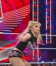 WWE_Monday_Night_Raw_2022_12_05_720p_HDTV_x264-NWCHD_mp4_006803988.jpg