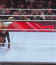 WWE_Monday_Night_Raw_2022_12_05_720p_HDTV_x264-NWCHD_mp4_006812797.jpg