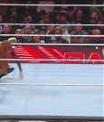 WWE_Monday_Night_Raw_2022_12_05_720p_HDTV_x264-NWCHD_mp4_006813197.jpg