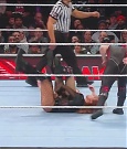 WWE_Monday_Night_Raw_2022_12_05_720p_HDTV_x264-NWCHD_mp4_006874458.jpg