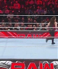 WWE_Monday_Night_Raw_2022_12_05_720p_HDTV_x264-NWCHD_mp4_006884869.jpg