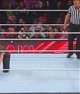 WWE_Monday_Night_Raw_2022_12_05_720p_HDTV_x264-NWCHD_mp4_007111196.jpg
