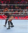 WWE_Monday_Night_Raw_2022_12_05_720p_HDTV_x264-NWCHD_mp4_007113198.jpg