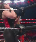 WWE_Monday_Night_Raw_2022_12_05_720p_HDTV_x264-NWCHD_mp4_007114799.jpg