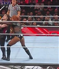 WWE_Monday_Night_Raw_2022_12_05_720p_HDTV_x264-NWCHD_mp4_007116801.jpg