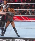 WWE_Monday_Night_Raw_2022_12_05_720p_HDTV_x264-NWCHD_mp4_007117202.jpg