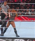 WWE_Monday_Night_Raw_2022_12_05_720p_HDTV_x264-NWCHD_mp4_007117602.jpg