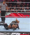 WWE_Monday_Night_Raw_2022_12_05_720p_HDTV_x264-NWCHD_mp4_007118002.jpg