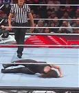 WWE_Monday_Night_Raw_2022_12_05_720p_HDTV_x264-NWCHD_mp4_007120805.jpg