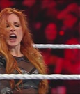 WWE_Monday_Night_Raw_2022_12_05_720p_HDTV_x264-NWCHD_mp4_007154839.jpg