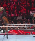 WWE_Monday_Night_Raw_2022_12_05_720p_HDTV_x264-NWCHD_mp4_007251336.jpg