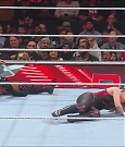 WWE_Monday_Night_Raw_2022_12_05_720p_HDTV_x264-NWCHD_mp4_007290808.jpg