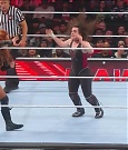 WWE_Monday_Night_Raw_2022_12_05_720p_HDTV_x264-NWCHD_mp4_007313631.jpg