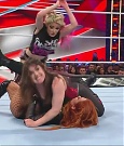 WWE_Monday_Night_Raw_2022_12_05_720p_HDTV_x264-NWCHD_mp4_007332450.jpg