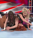 WWE_Monday_Night_Raw_2022_12_05_720p_HDTV_x264-NWCHD_mp4_007333651.jpg