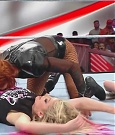 WWE_Monday_Night_Raw_2022_12_05_720p_HDTV_x264-NWCHD_mp4_007432950.jpg
