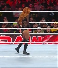 WWE_Monday_Night_Raw_2022_12_19_720p_HDTV_x264-NWCHD_mp4_005966765.jpg