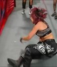WWE_Monday_Night_Raw_2022_12_19_720p_HDTV_x264-NWCHD_mp4_005968366.jpg