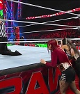 WWE_Monday_Night_Raw_2022_12_19_720p_HDTV_x264-NWCHD_mp4_006036735.jpg