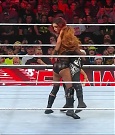 WWE_Monday_Night_Raw_2022_12_19_720p_HDTV_x264-NWCHD_mp4_006113846.jpg