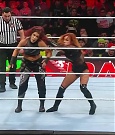 WWE_Monday_Night_Raw_2022_12_19_720p_HDTV_x264-NWCHD_mp4_006124656.jpg