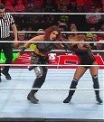 WWE_Monday_Night_Raw_2022_12_19_720p_HDTV_x264-NWCHD_mp4_006125057.jpg