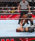 WWE_Monday_Night_Raw_2022_12_19_720p_HDTV_x264-NWCHD_mp4_006131864.jpg