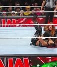 WWE_Monday_Night_Raw_2022_12_19_720p_HDTV_x264-NWCHD_mp4_006138270.jpg