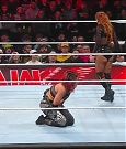 WWE_Monday_Night_Raw_2022_12_19_720p_HDTV_x264-NWCHD_mp4_006160292.jpg