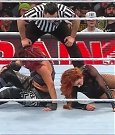WWE_Monday_Night_Raw_2022_12_19_720p_HDTV_x264-NWCHD_mp4_006204736.jpg