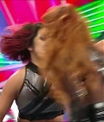 WWE_Monday_Night_Raw_2022_12_19_720p_HDTV_x264-NWCHD_mp4_006231964.jpg