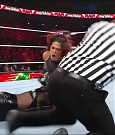 WWE_Monday_Night_Raw_2022_12_19_720p_HDTV_x264-NWCHD_mp4_006295227.jpg